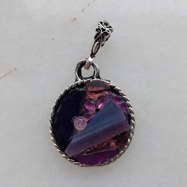 mor renkli cam mozaik kolyeler