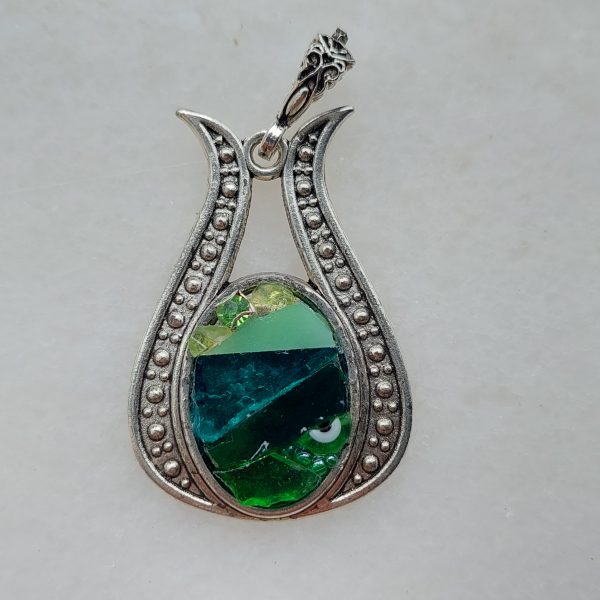 yeşil renkli cam mozaik kolyeler