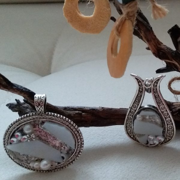 beyaz cam mozaik kolyeler