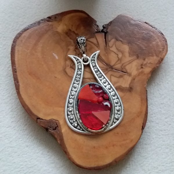 kırmızı cam mozaik kolye